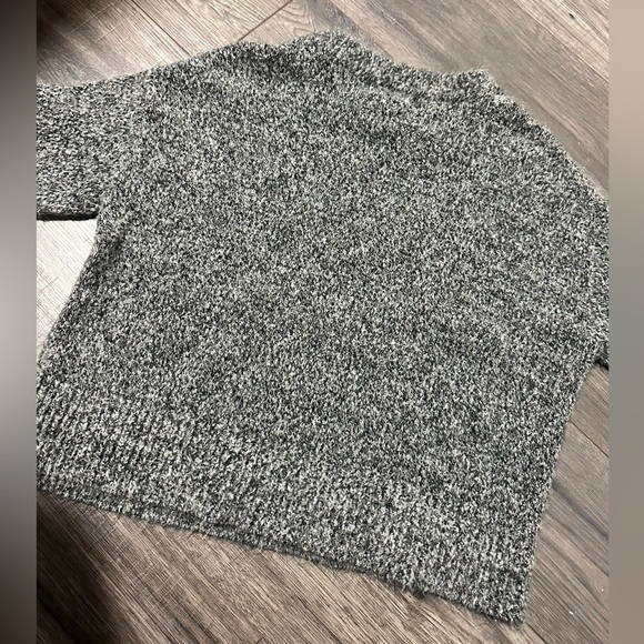 Yes Lola | Sweater - Picture 4 of 6